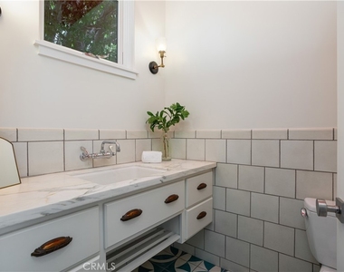 2217 Laurel - Photo Thumbnail 22