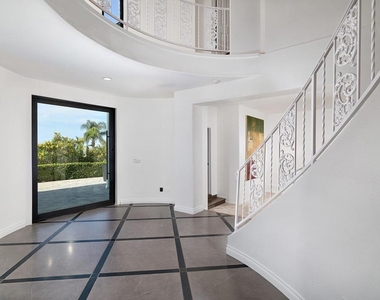 2739 Argonauta Street - Photo Thumbnail 5