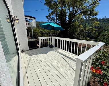 1033 Eastman Way - Photo Thumbnail 7