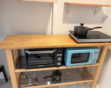 1033 Eastman Way - Photo Thumbnail 1