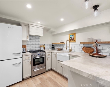 233 Cajon Street - Photo Thumbnail 6