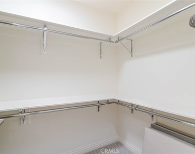 352 Caruso Avenue - Photo Thumbnail 22