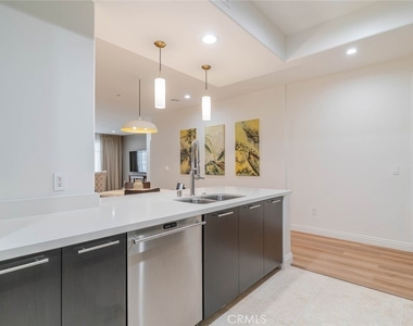 352 Caruso Avenue - Photo Thumbnail 16