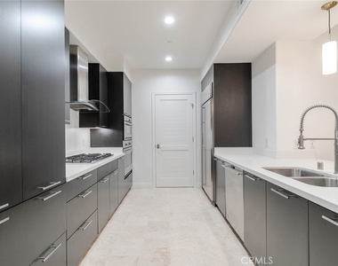 352 Caruso Avenue - Photo Thumbnail 13