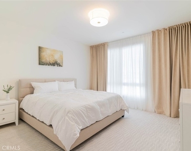 352 Caruso Avenue - Photo Thumbnail 17