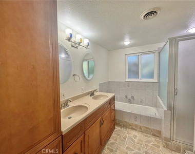 61 E Orange Grove - Photo Thumbnail 33