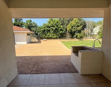 61 E Orange Grove - Photo Thumbnail 15