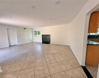 61 E Orange Grove - Photo Thumbnail 9