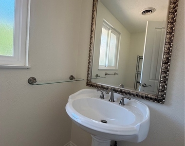 61 E Orange Grove - Photo Thumbnail 13