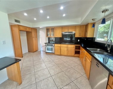 61 E Orange Grove - Photo Thumbnail 28
