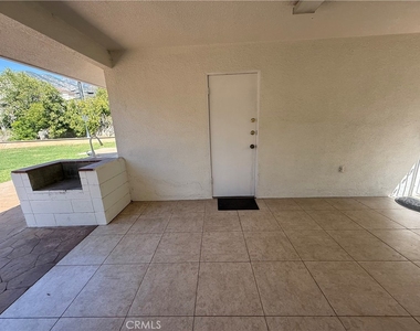 61 E Orange Grove - Photo Thumbnail 14