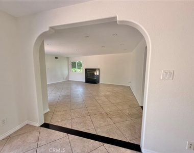 61 E Orange Grove - Photo Thumbnail 8