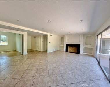 61 E Orange Grove - Photo Thumbnail 4
