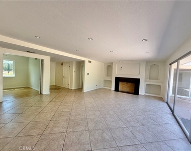 61 E Orange Grove - Photo Thumbnail 3
