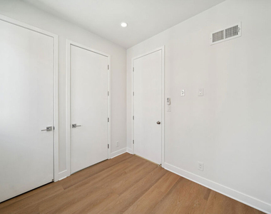 4523 St Elmo Drive - Photo Thumbnail 16
