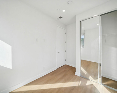 4523 St Elmo Drive - Photo Thumbnail 2