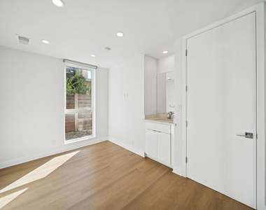 4523 St Elmo Drive - Photo Thumbnail 4