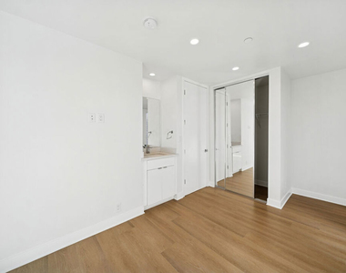 4523 St Elmo Drive - Photo Thumbnail 5