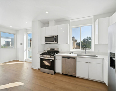 4523 St Elmo Drive - Photo Thumbnail 12