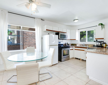 137 Rexford - Photo Thumbnail 3