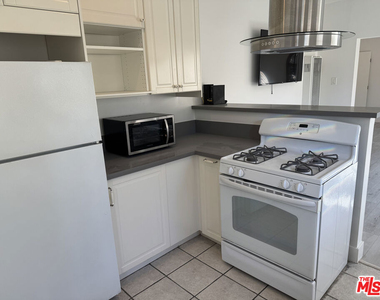 243 1/2 N Swall Drive - Photo Thumbnail 1