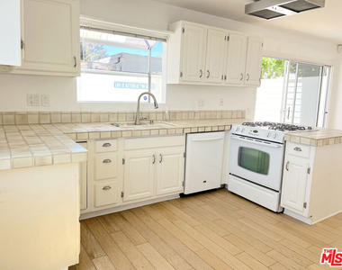 6232 Tapia Drive - Photo Thumbnail 3