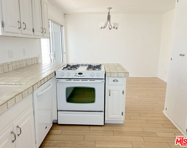 6232 Tapia Drive - Photo Thumbnail 4