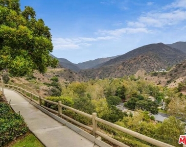 6232 Tapia Drive - Photo Thumbnail 21