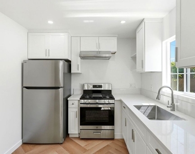 11445 Delano Street - Photo Thumbnail 3