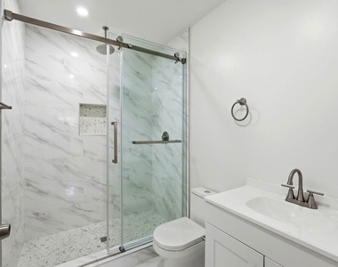11445 Delano Street - Photo Thumbnail 11
