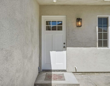 11445 Delano Street - Photo Thumbnail 12