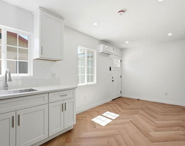 11445 Delano Street - Photo Thumbnail 2