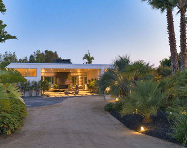 27044 Sea Vista Drive - Photo Thumbnail 5