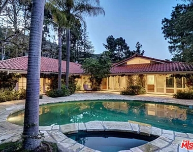 1681 Stone Canyon Road - Photo Thumbnail 21