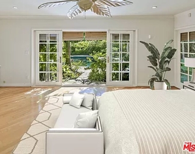 1681 Stone Canyon Road - Photo Thumbnail 23