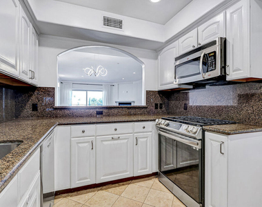 1520 S Shenandoah Street - Photo Thumbnail 3