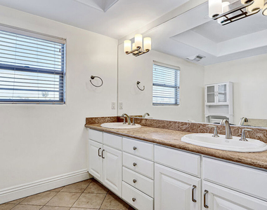 1520 S Shenandoah Street - Photo Thumbnail 30
