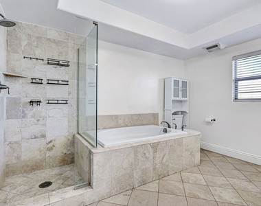 1520 S Shenandoah Street - Photo Thumbnail 24