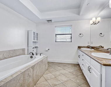 1520 S Shenandoah Street - Photo Thumbnail 25