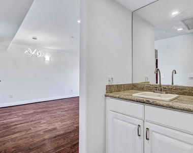 1520 S Shenandoah Street - Photo Thumbnail 17