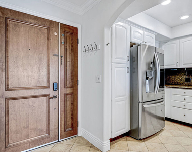1520 S Shenandoah Street - Photo Thumbnail 6
