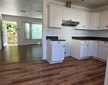 5444 Hermitage Avenue - Photo Thumbnail 1