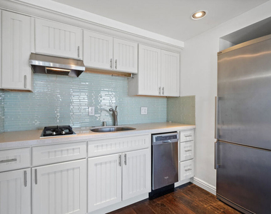 800 W 1st Street - Photo Thumbnail 12