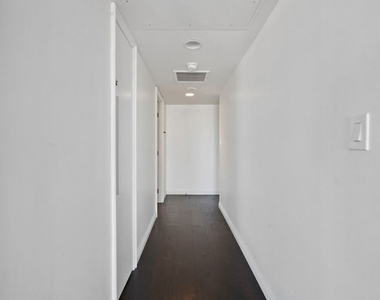 800 W 1st Street - Photo Thumbnail 22