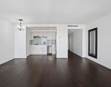 800 W 1st Street - Photo Thumbnail 15
