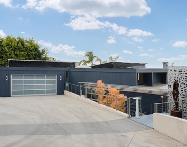 7116 Country Club Drive - Photo Thumbnail 2