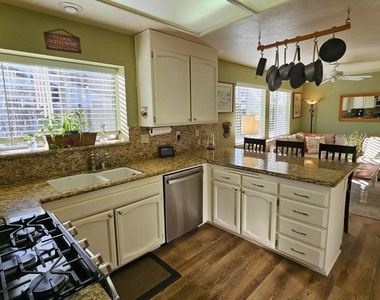 14640 Marymount Street - Photo Thumbnail 11