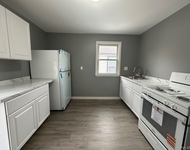 197 N Hamilton Street - Photo Thumbnail 1