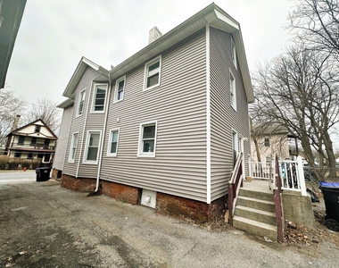 197 N Hamilton Street - Photo Thumbnail 10