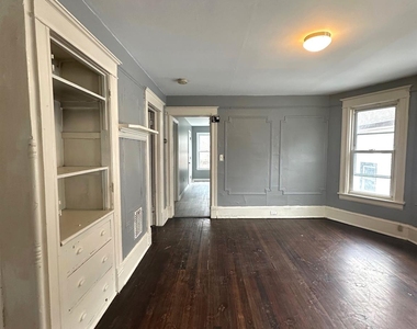 197 N Hamilton Street - Photo Thumbnail 3